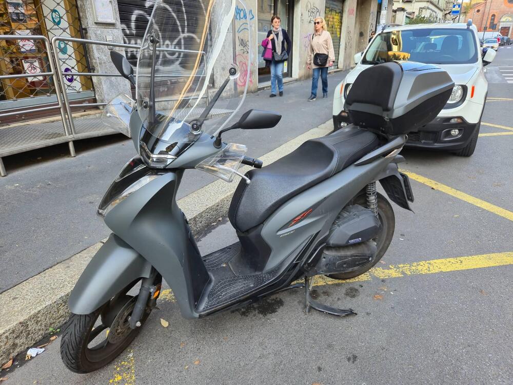 Honda SH 150i Sport (2022 - 24) (2)