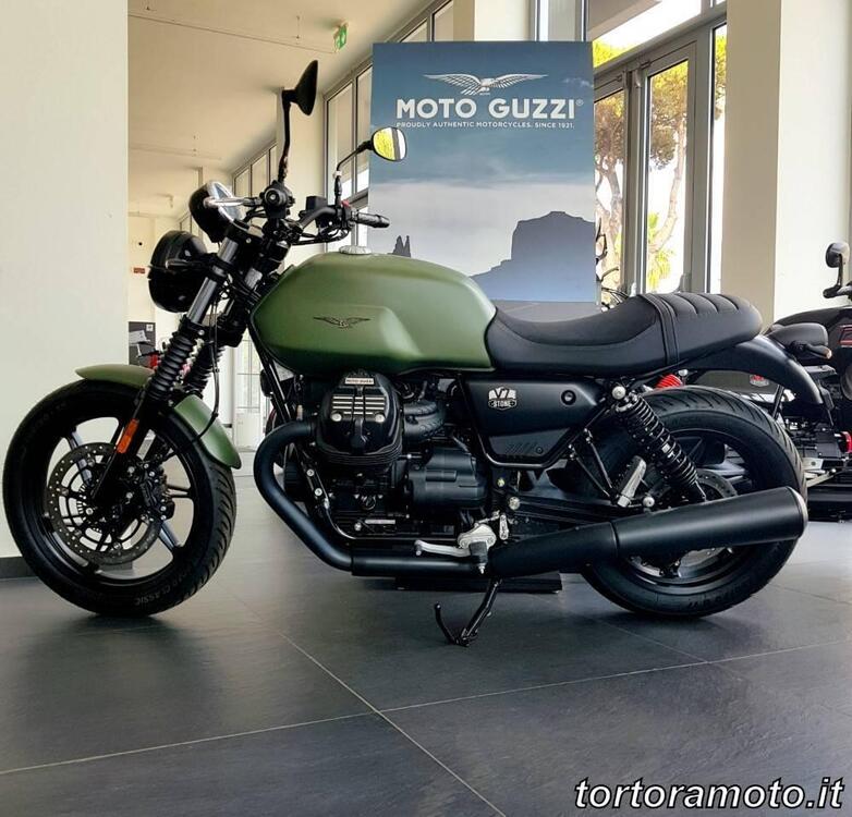 Moto Guzzi V7 Stone (2021 - 24) (3)