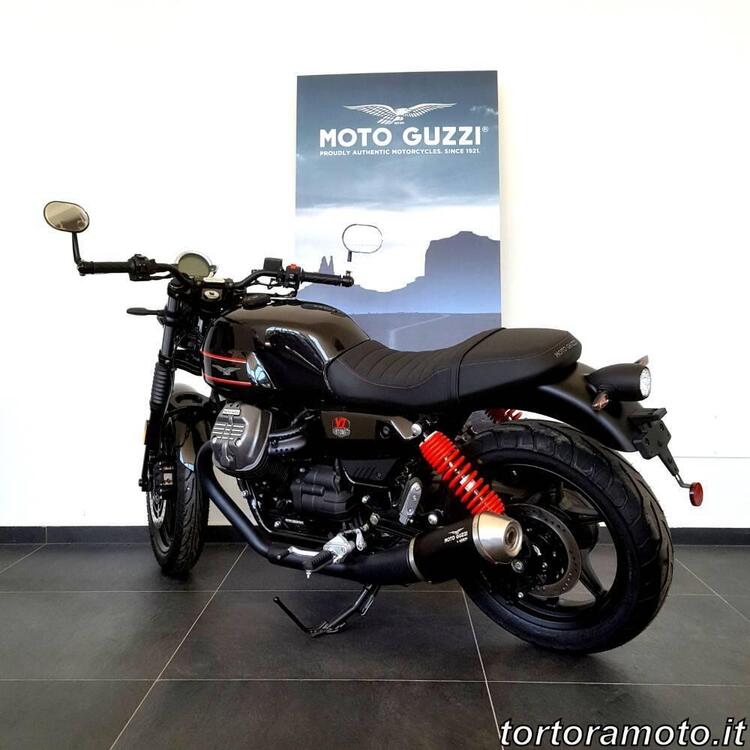 Moto Guzzi V7 Special Edition (2022 - 24) (2)