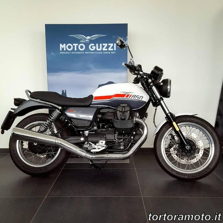 Moto Guzzi V7 Special (2021 - 24) (2)