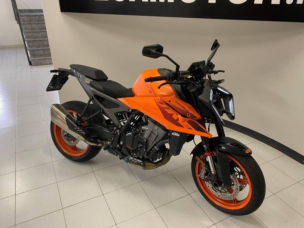 KTM 990 Duke (2024)