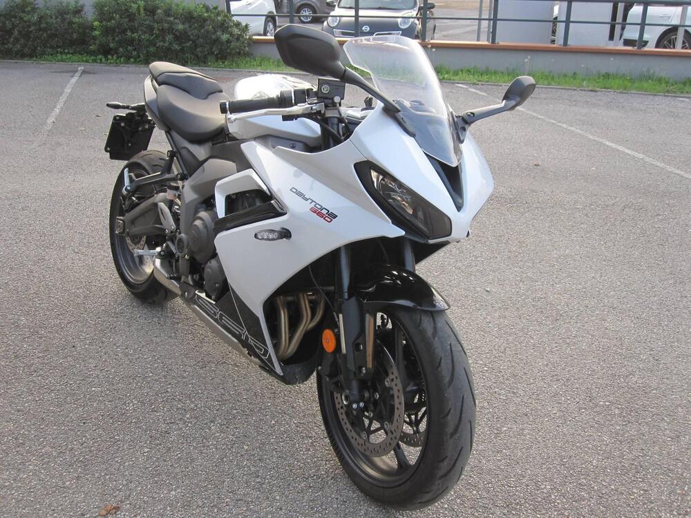 Triumph Daytona 660 (2024) (2)