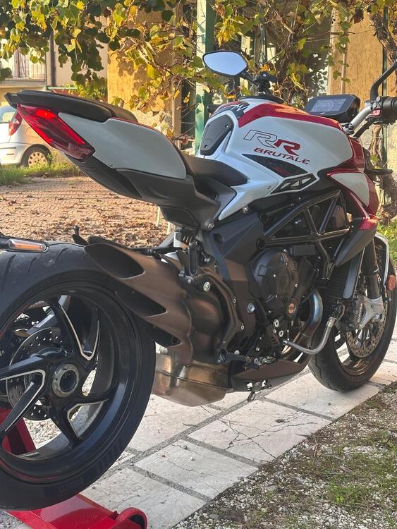 MV Agusta Brutale 800 RR (2021 - 24) (2)