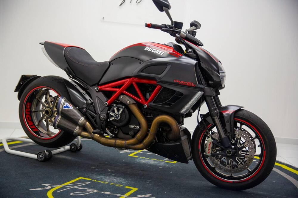 Ducati Diavel 1200 Carbon (2010 - 13) (3)