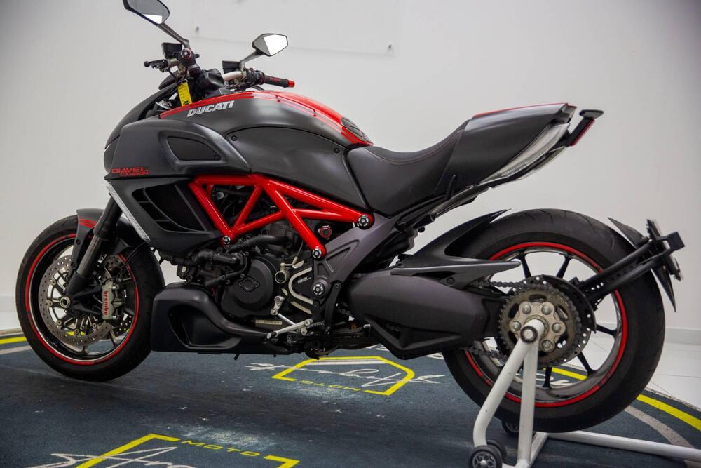 Ducati Diavel 1200 Carbon (2010 - 13) (4)