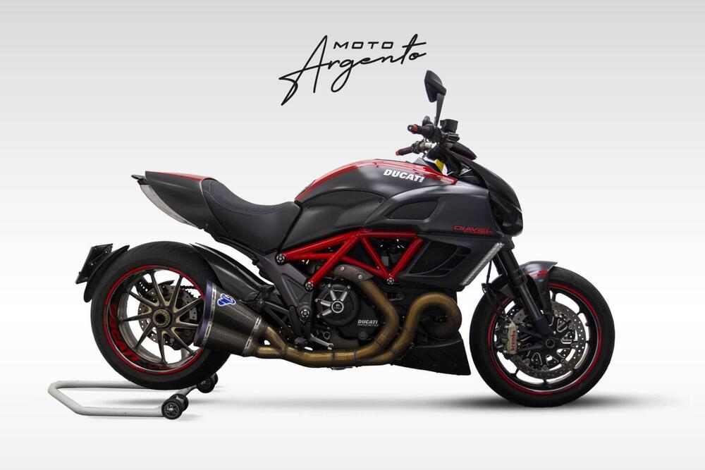 Ducati Diavel 1200 Carbon (2010 - 13)