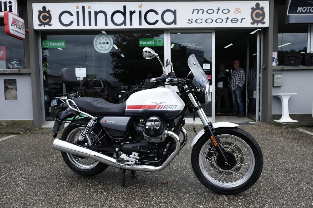 Moto Guzzi V7 Special (2021 - 24)