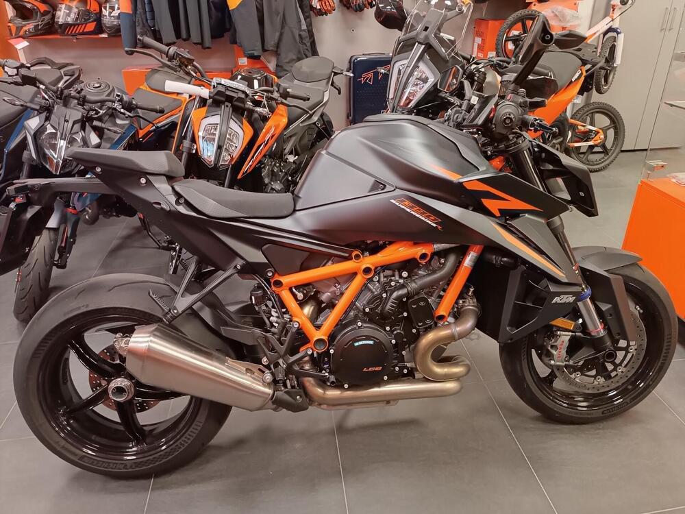 KTM 1390 Super Duke R EVO (2024) (2)