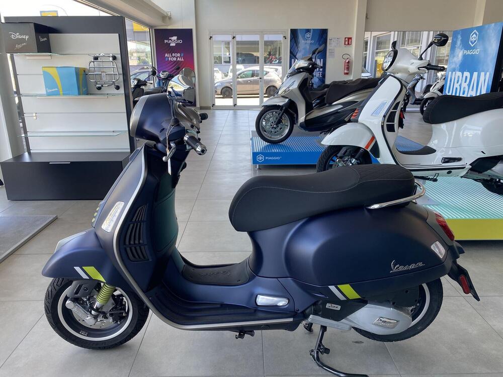 Vespa GTS 125 Super Tech (2023 - 24) (2)