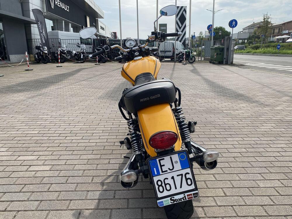 Moto Guzzi V9 Roamer (2016 - 18) (5)