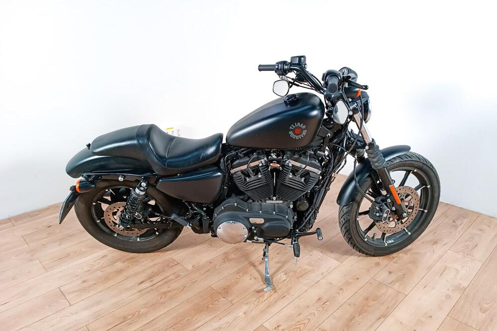 Harley-Davidson 883 Iron (2009 - 11) - XL 883N