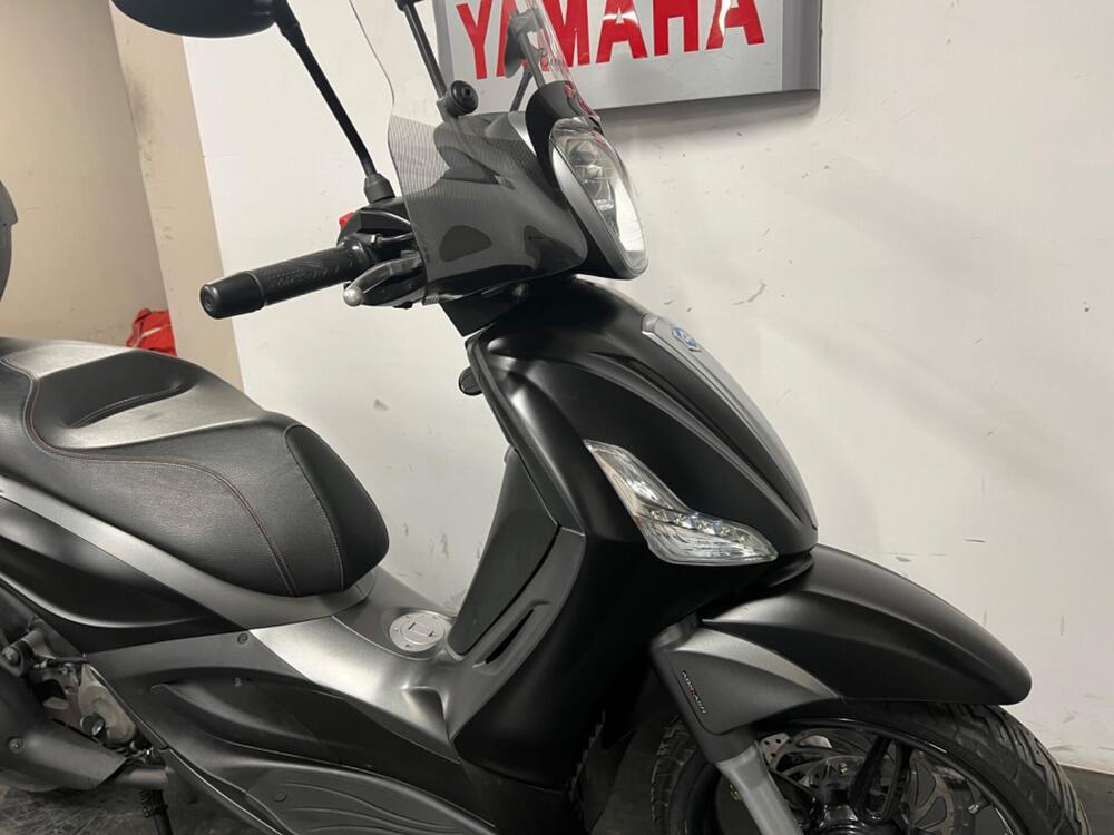 Piaggio Beverly 350 SportTouring ie ABS (2011 - 17) (2)