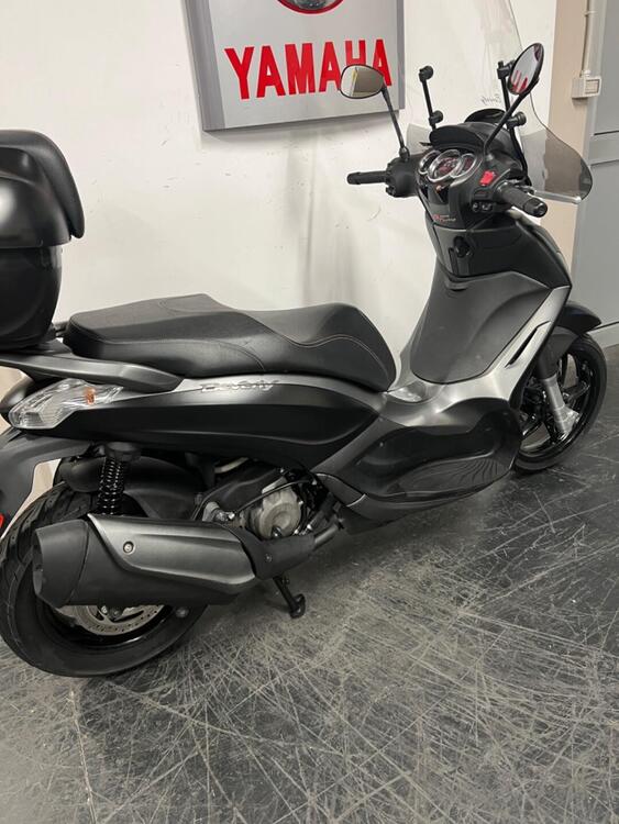 Piaggio Beverly 350 SportTouring ie ABS (2011 - 17) (4)