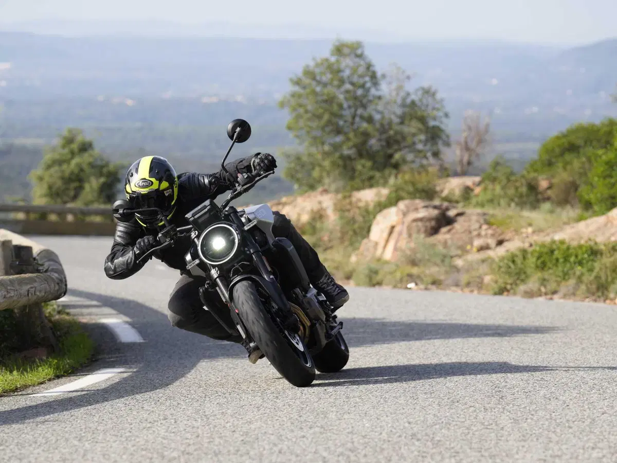 Husqvarna Vitpilen 801. Come va, pregi e difetti [VIDEO E GALLERY] (4)