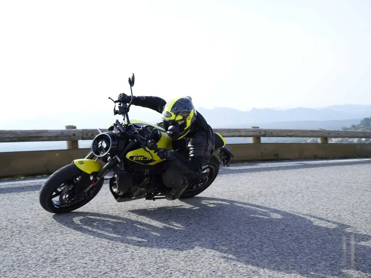 Husqvarna Vitpilen 801. Come va, pregi e difetti [VIDEO E GALLERY] (8)