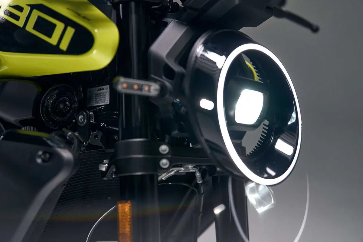 Husqvarna Vitpilen 801. Come va, pregi e difetti [VIDEO E GALLERY] (22)