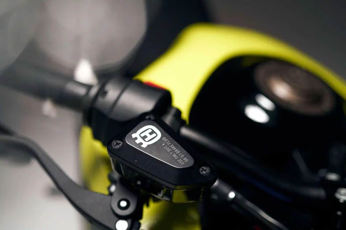Husqvarna Vitpilen 801. Come va, pregi e difetti [VIDEO E GALLERY] (37)