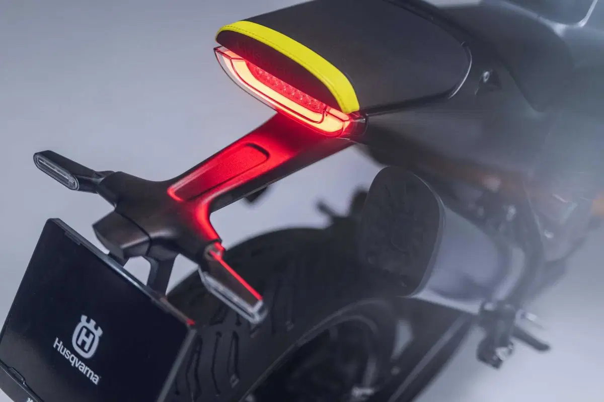 Husqvarna Vitpilen 801. Come va, pregi e difetti [VIDEO E GALLERY] (60)