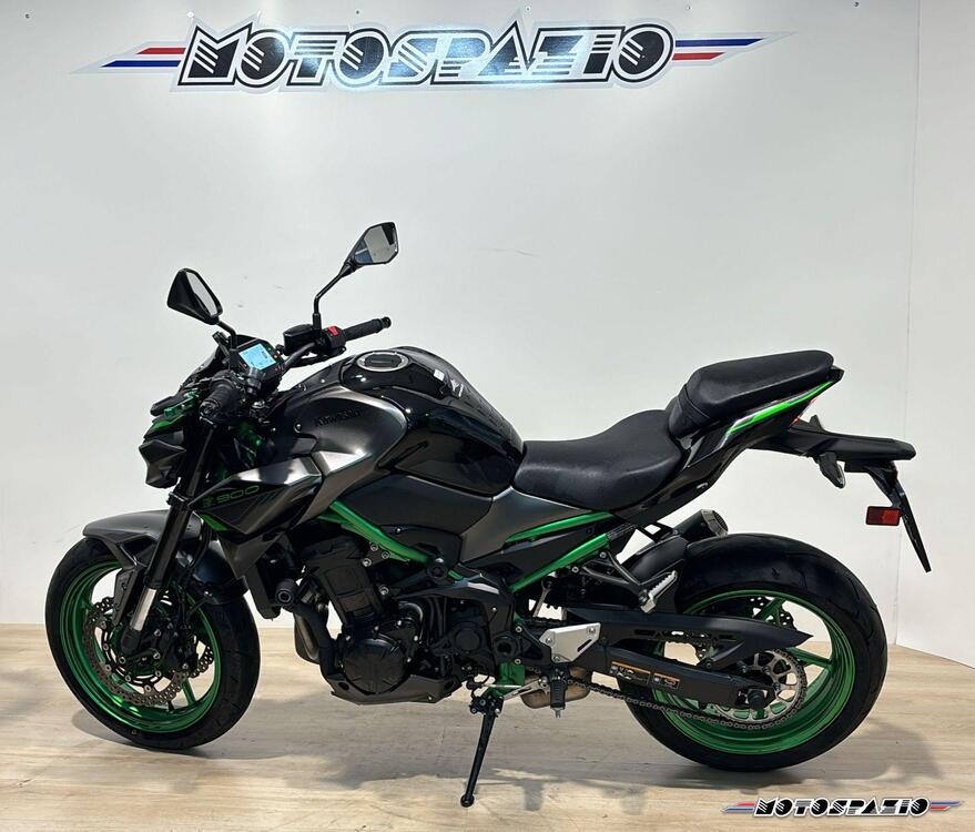 Kawasaki Z 900 (2021 - 24) (4)