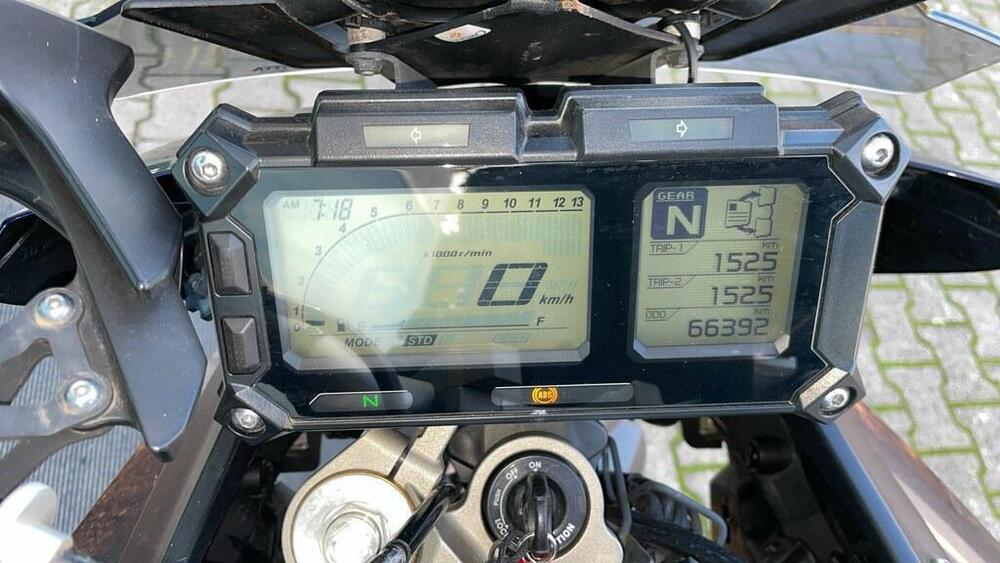 Yamaha MT-09 ABS (2016) (4)