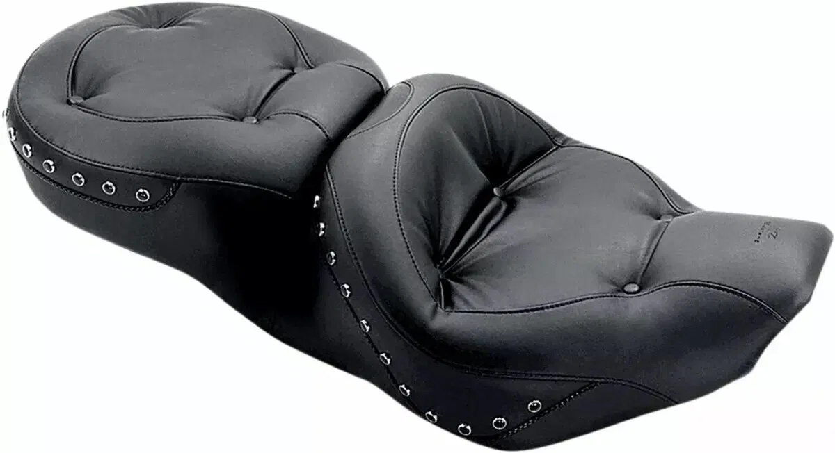 Sella Mustang Regal Wide con borchie Touring per T 