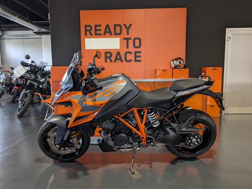 KTM 1290 Super Duke GT (2022 - 24) (2)