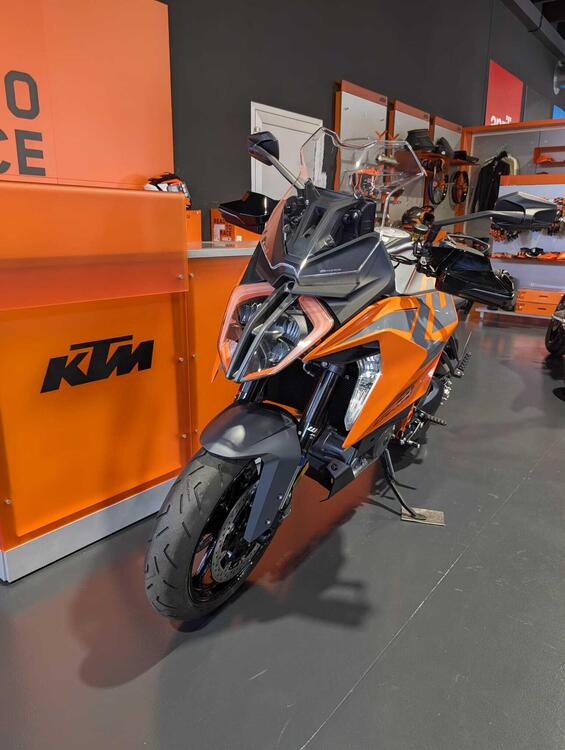 KTM 1290 Super Duke GT (2022 - 24) (3)