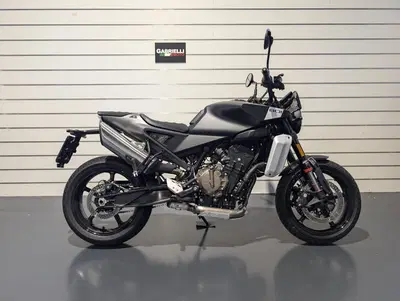 Husqvarna Svartpilen 801 (2024 - 26) usata