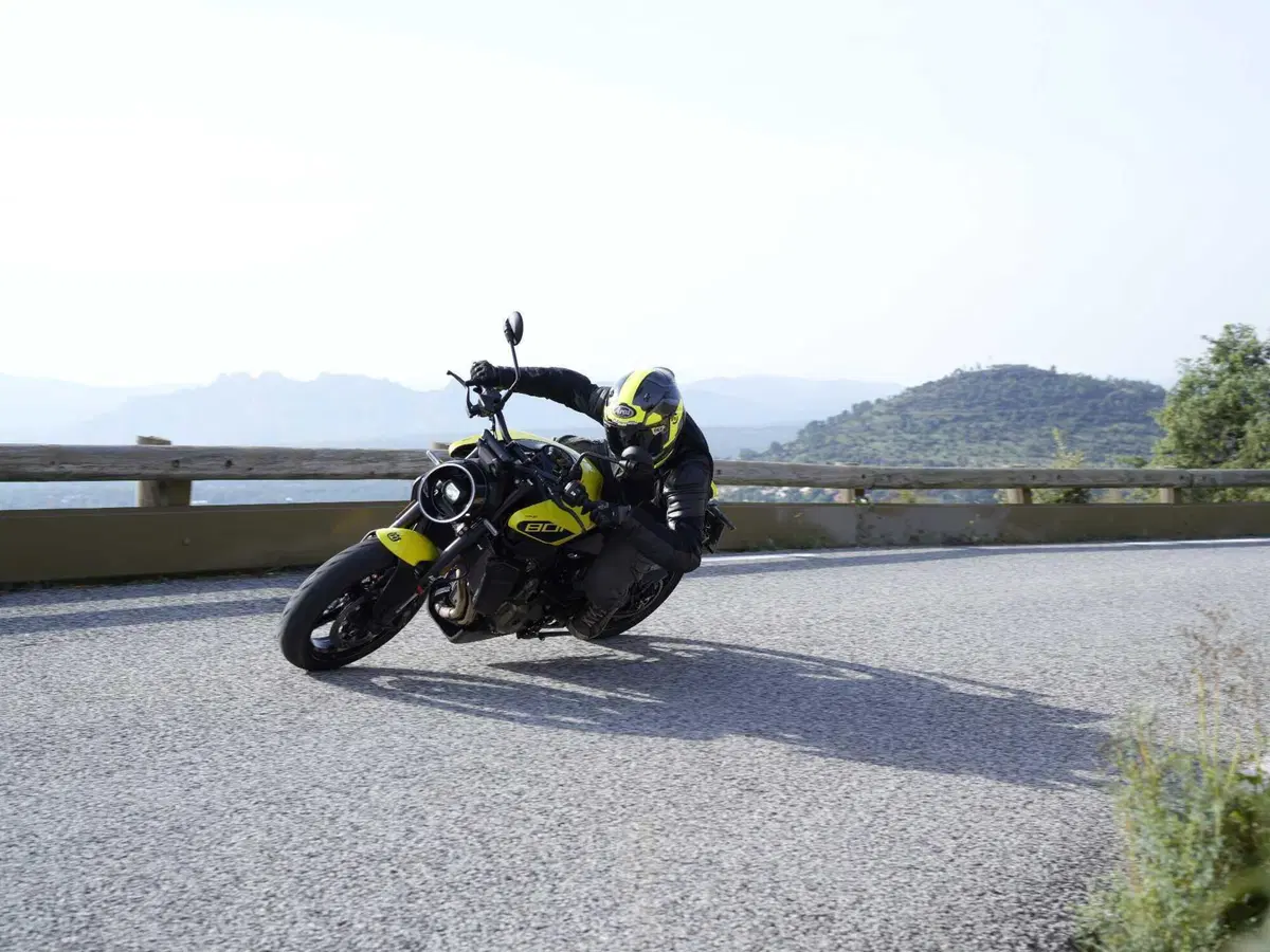 Husqvarna Vitpilen 801. Come va, pregi e difetti [VIDEO E GALLERY] (7)