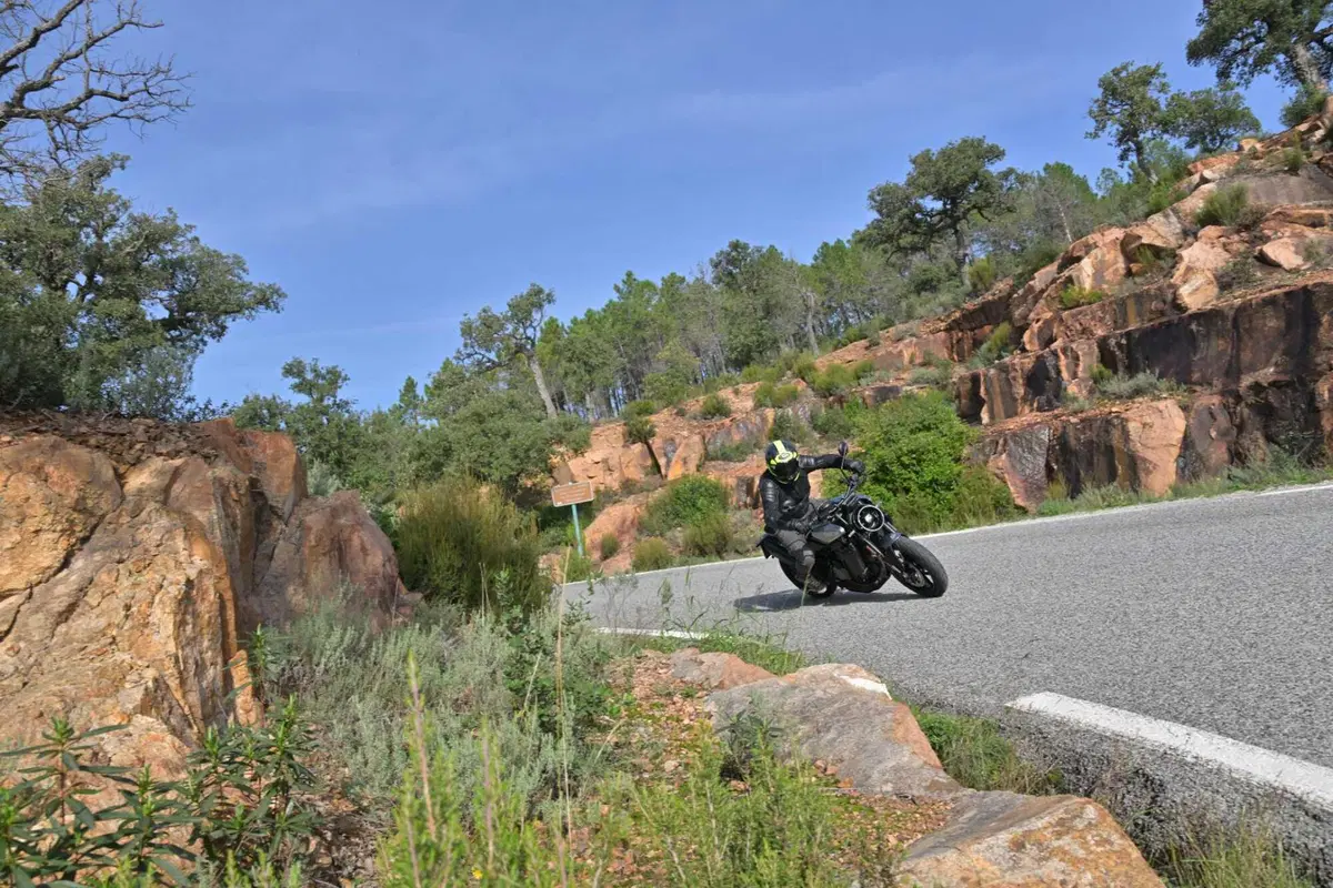 Husqvarna Vitpilen 801. Come va, pregi e difetti [VIDEO E GALLERY] (14)