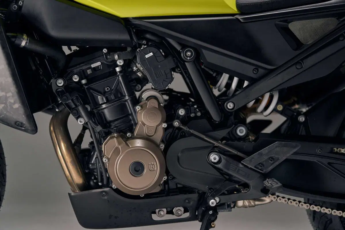 Husqvarna Vitpilen 801. Come va, pregi e difetti [VIDEO E GALLERY] (31)