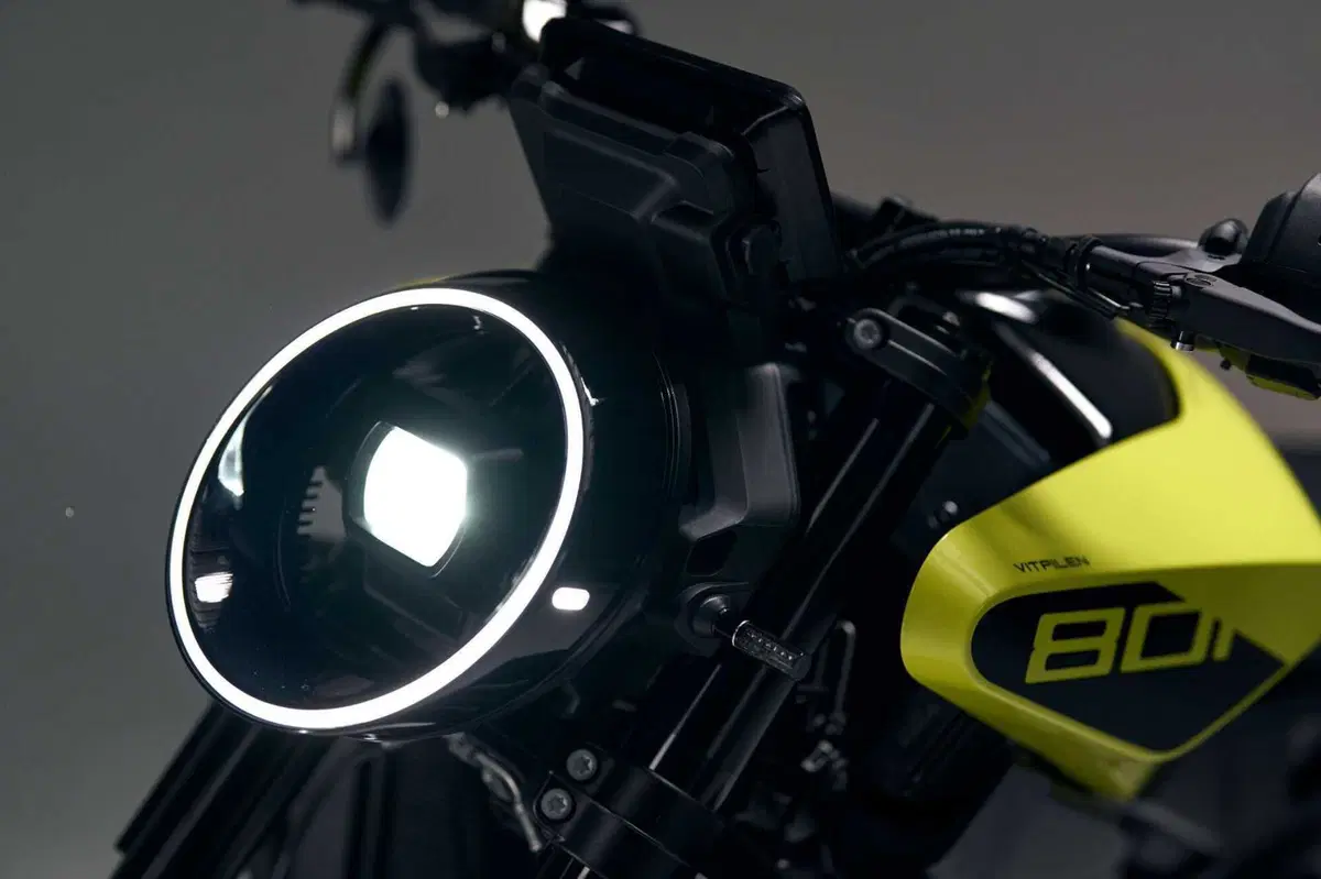 Husqvarna Vitpilen 801. Come va, pregi e difetti [VIDEO E GALLERY] (32)