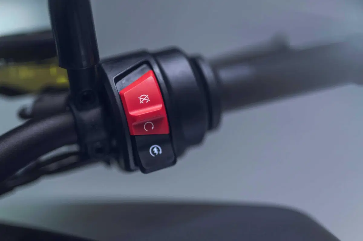 Husqvarna Vitpilen 801. Come va, pregi e difetti [VIDEO E GALLERY] (61)