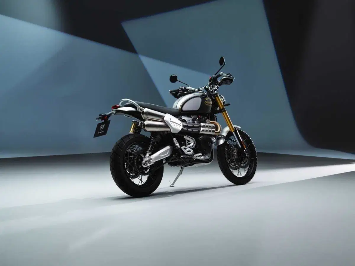 Triumph ritorna ad inizio Novecento con la Icon Edition su 7 modelli (15)