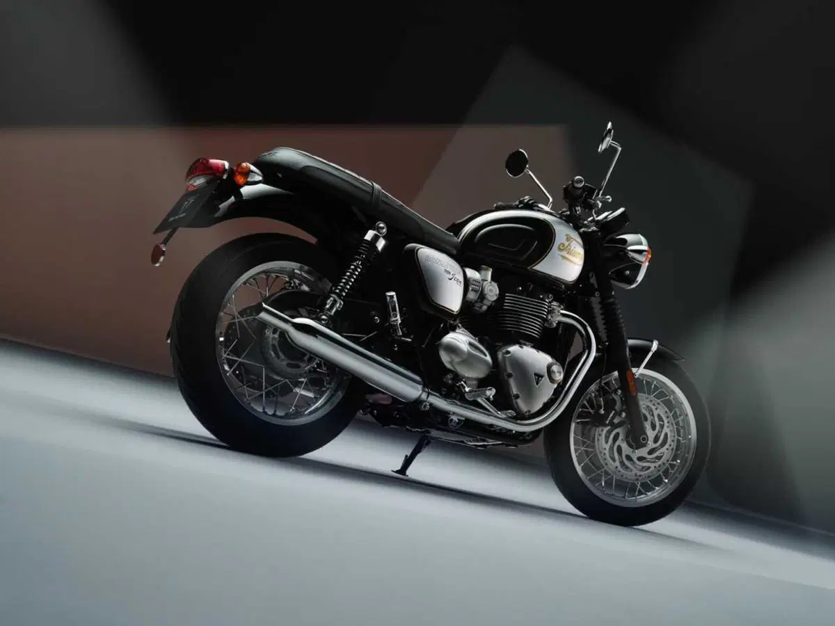 Triumph ritorna ad inizio Novecento con la Icon Edition su 7 modelli (33)