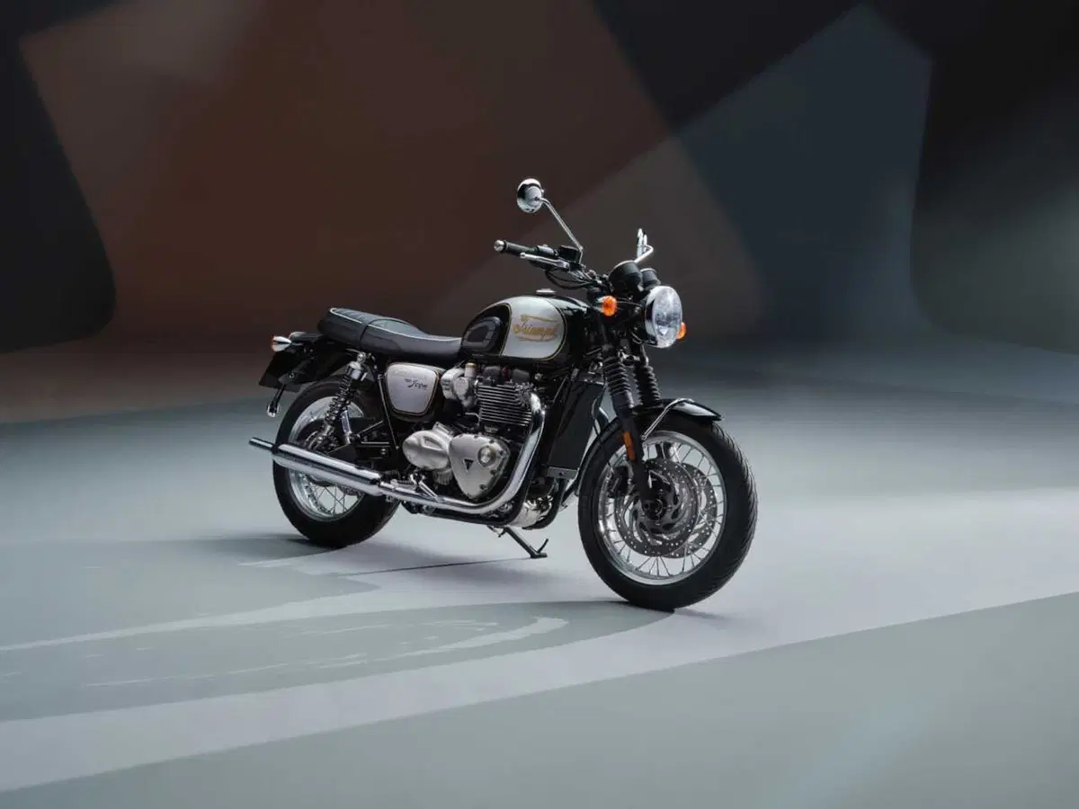 Triumph ritorna ad inizio Novecento con la Icon Edition su 7 modelli (38)