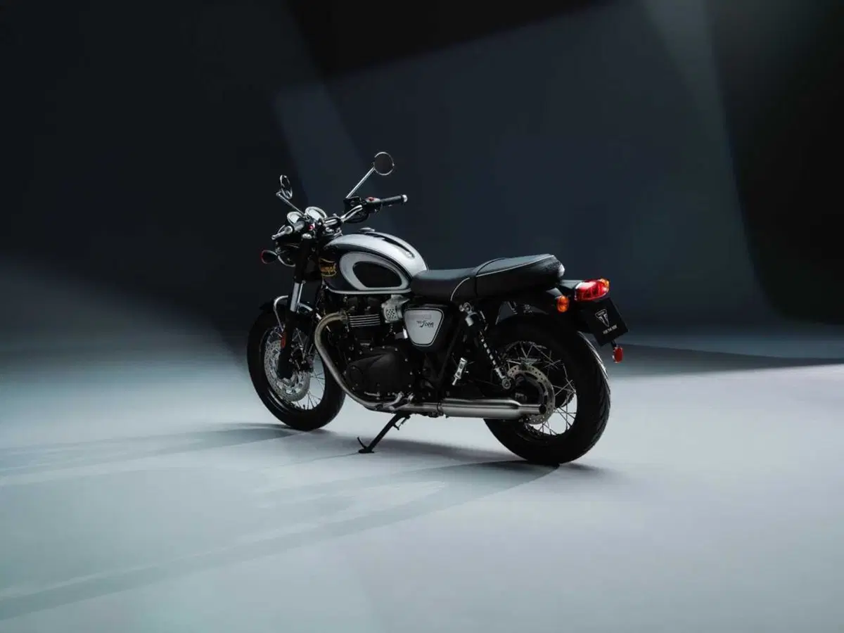 Triumph ritorna ad inizio Novecento con la Icon Edition su 7 modelli (41)