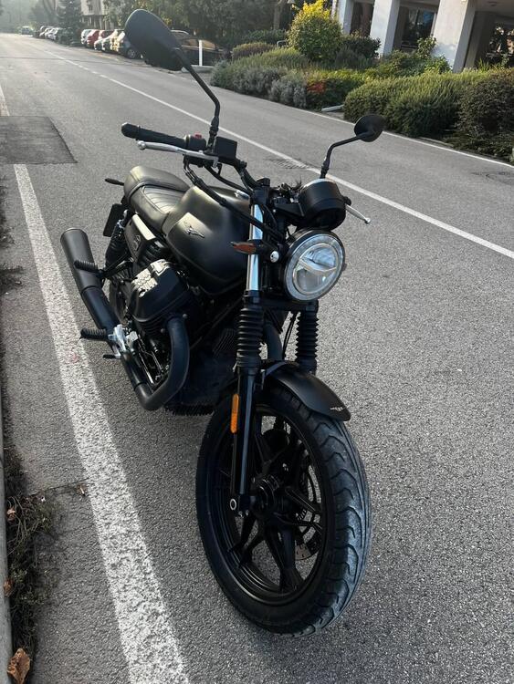 Moto Guzzi V7 III Stone Night Pack (2019 - 20) (4)