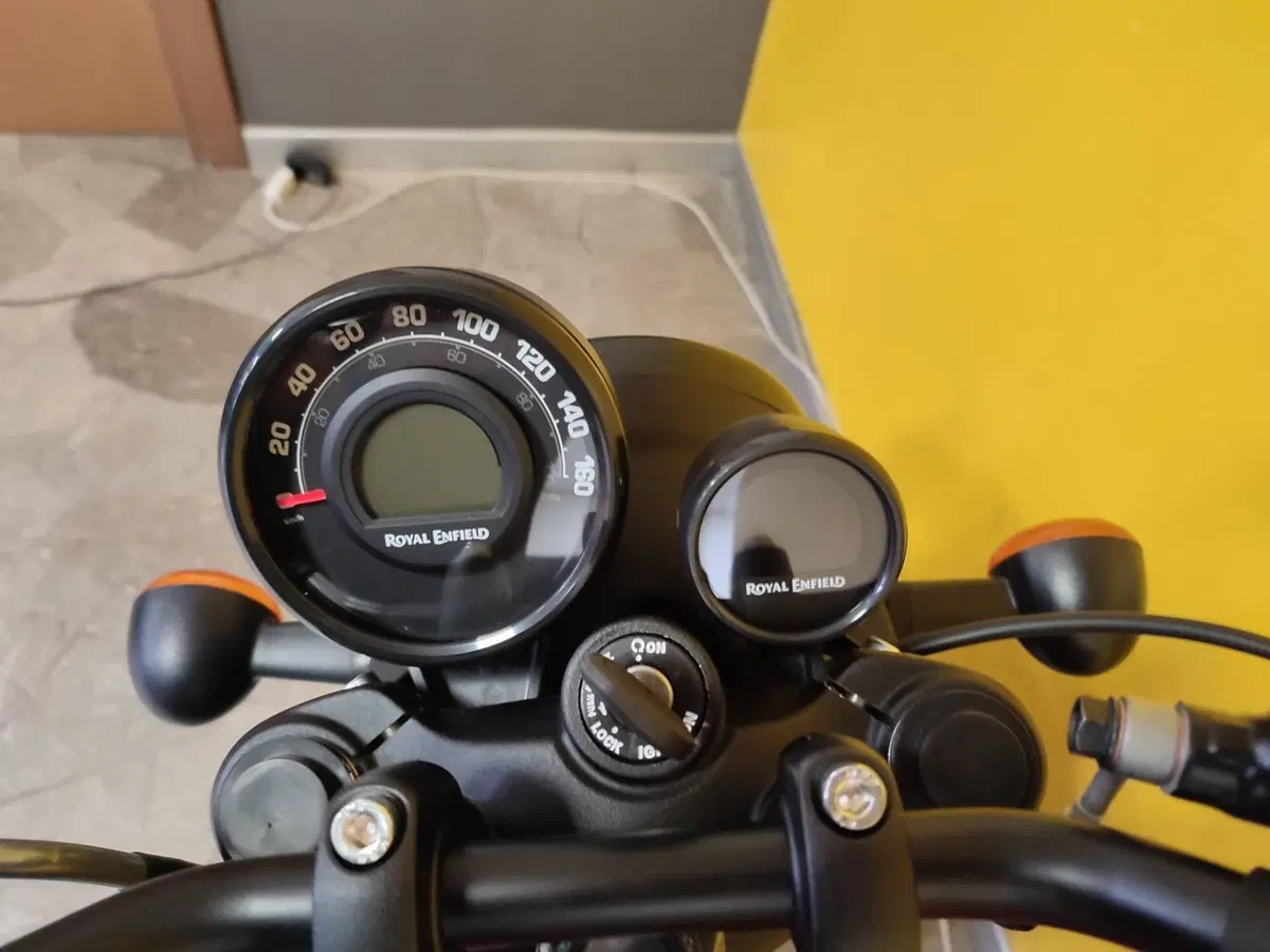 Royal Enfield HNTR 350 (2022 - 26) (5)