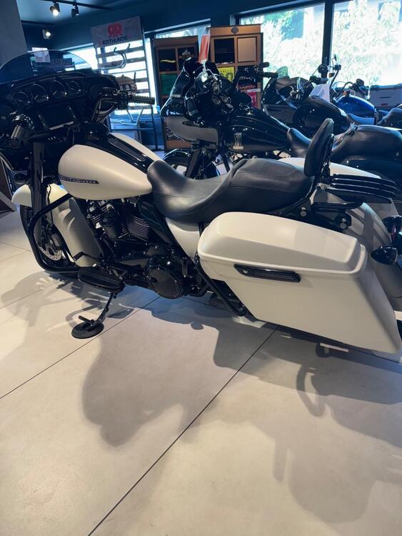 Harley-Davidson 107 Street Glide Special (2017 - 19) - FLHXS (3)