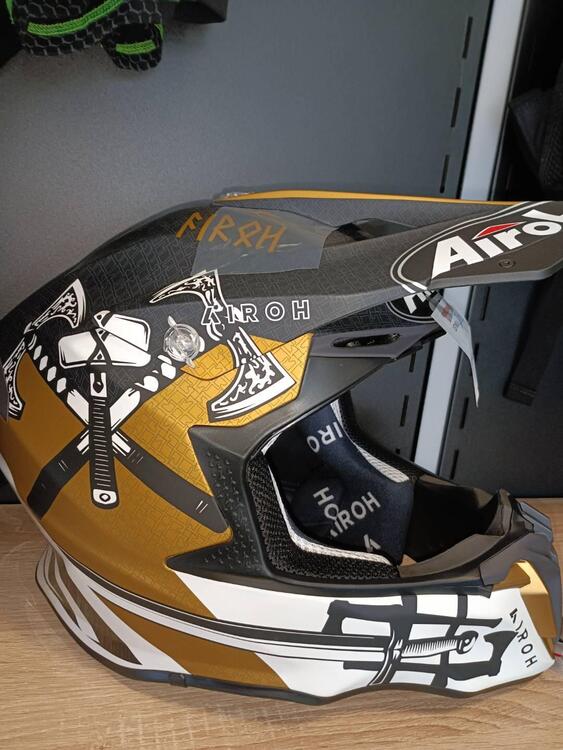 Casco Cross Airoh