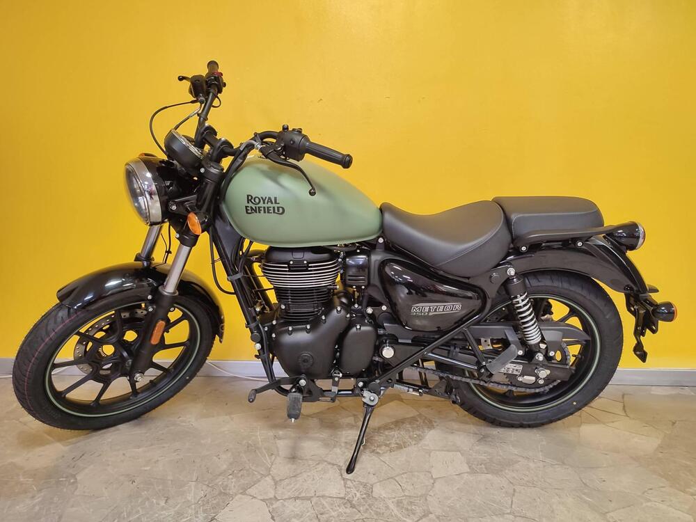 Royal Enfield Meteor 350 Fireball (2021 - 24) (3)