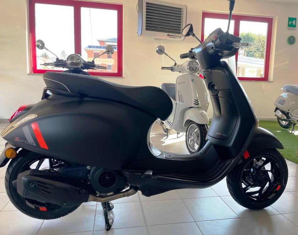 Vespa Sprint 125 Sport (2023 - 24) (2)