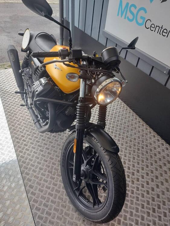 Moto Guzzi V7 III Stone (2017 - 20) (5)