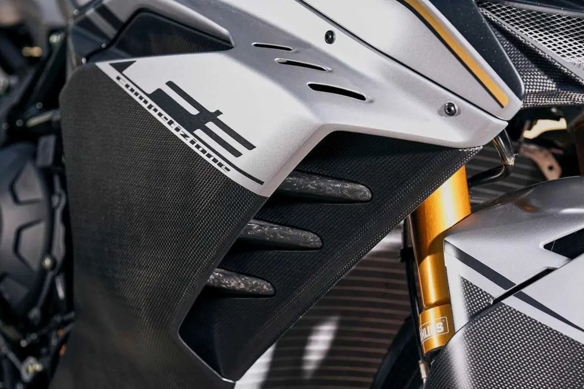 MV Agusta F3 Competizione, la Supersport più bella ed elitaria [EMBARGO 31/10 ore 17] (3)