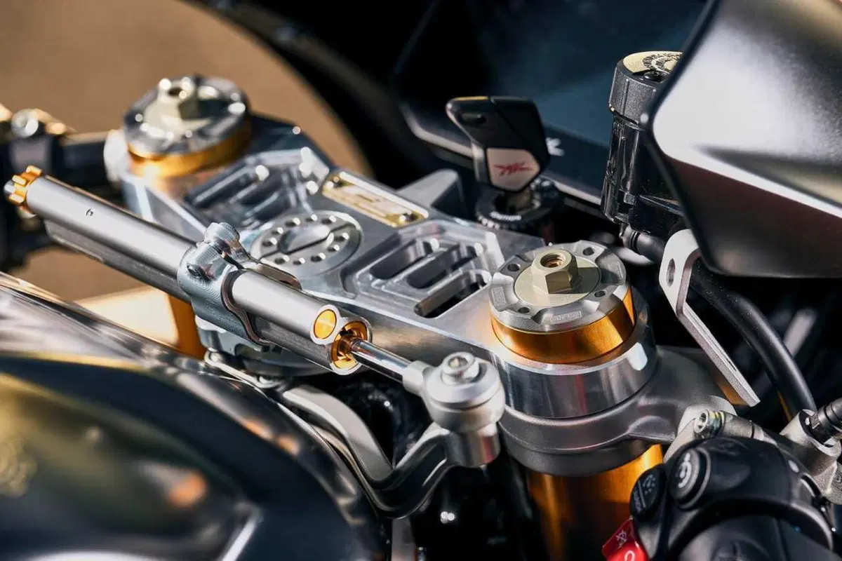 MV Agusta F3 Competizione, la Supersport più bella ed elitaria [EMBARGO 31/10 ore 17] (5)