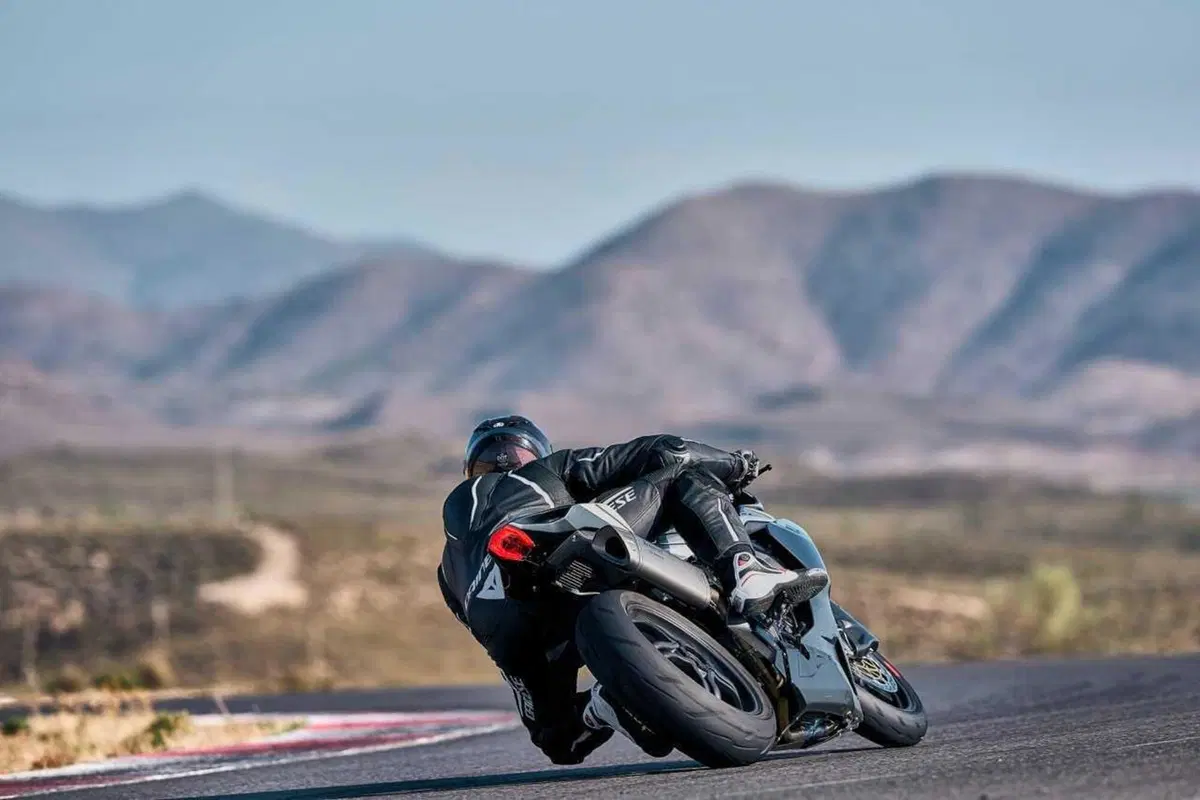 MV Agusta F3 Competizione, la Supersport più bella ed elitaria [EMBARGO 31/10 ore 17] (10)