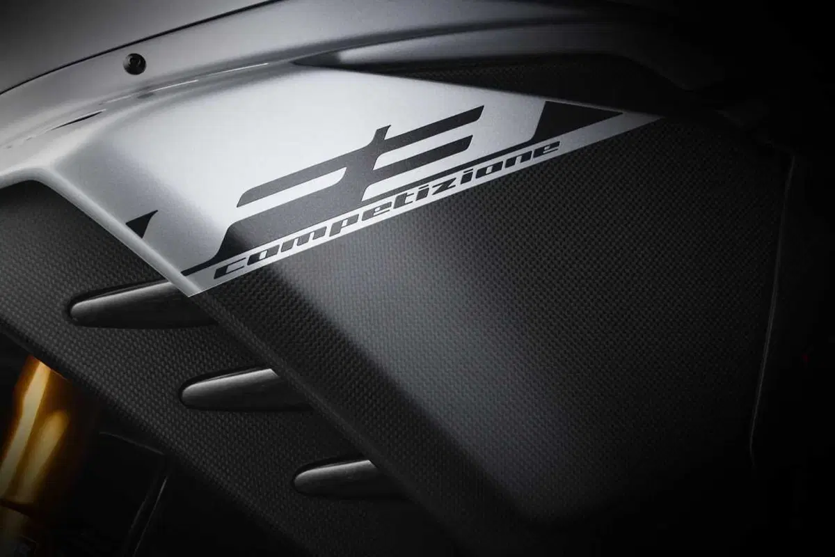 MV Agusta F3 Competizione, la Supersport più bella ed elitaria [EMBARGO 31/10 ore 17] (54)