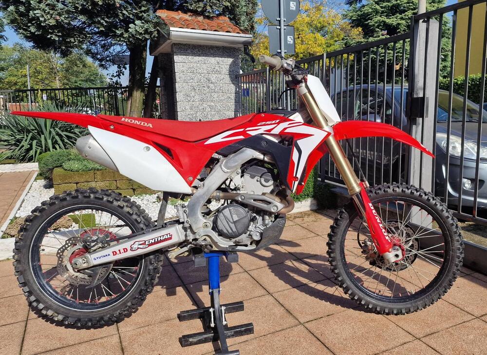 Honda CRF 250 R (2019) (2)