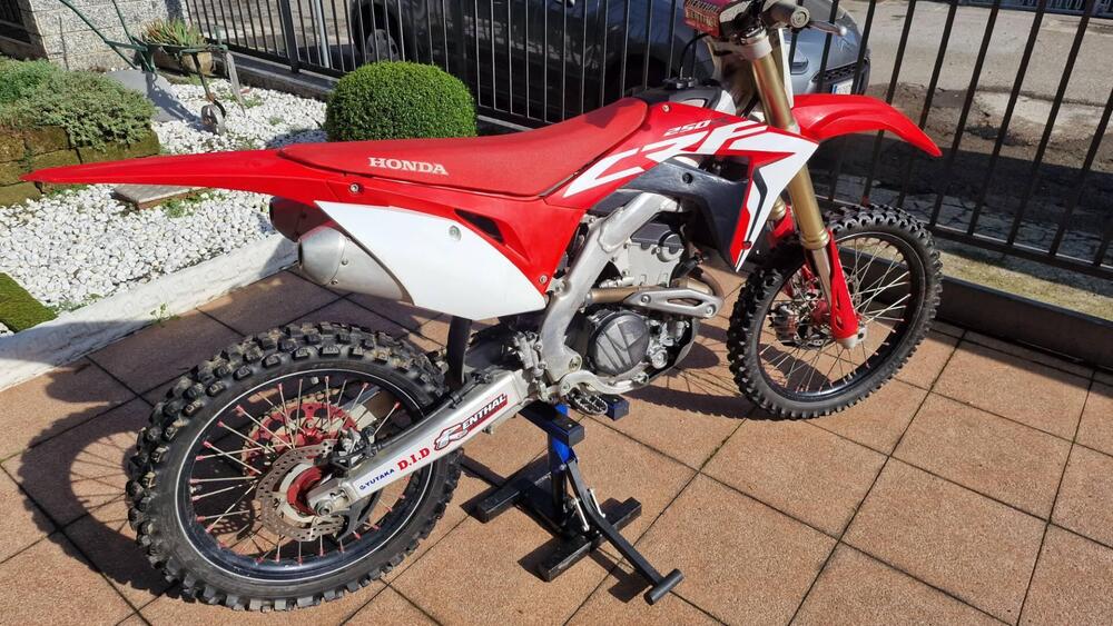 Honda CRF 250 R (2019) (5)